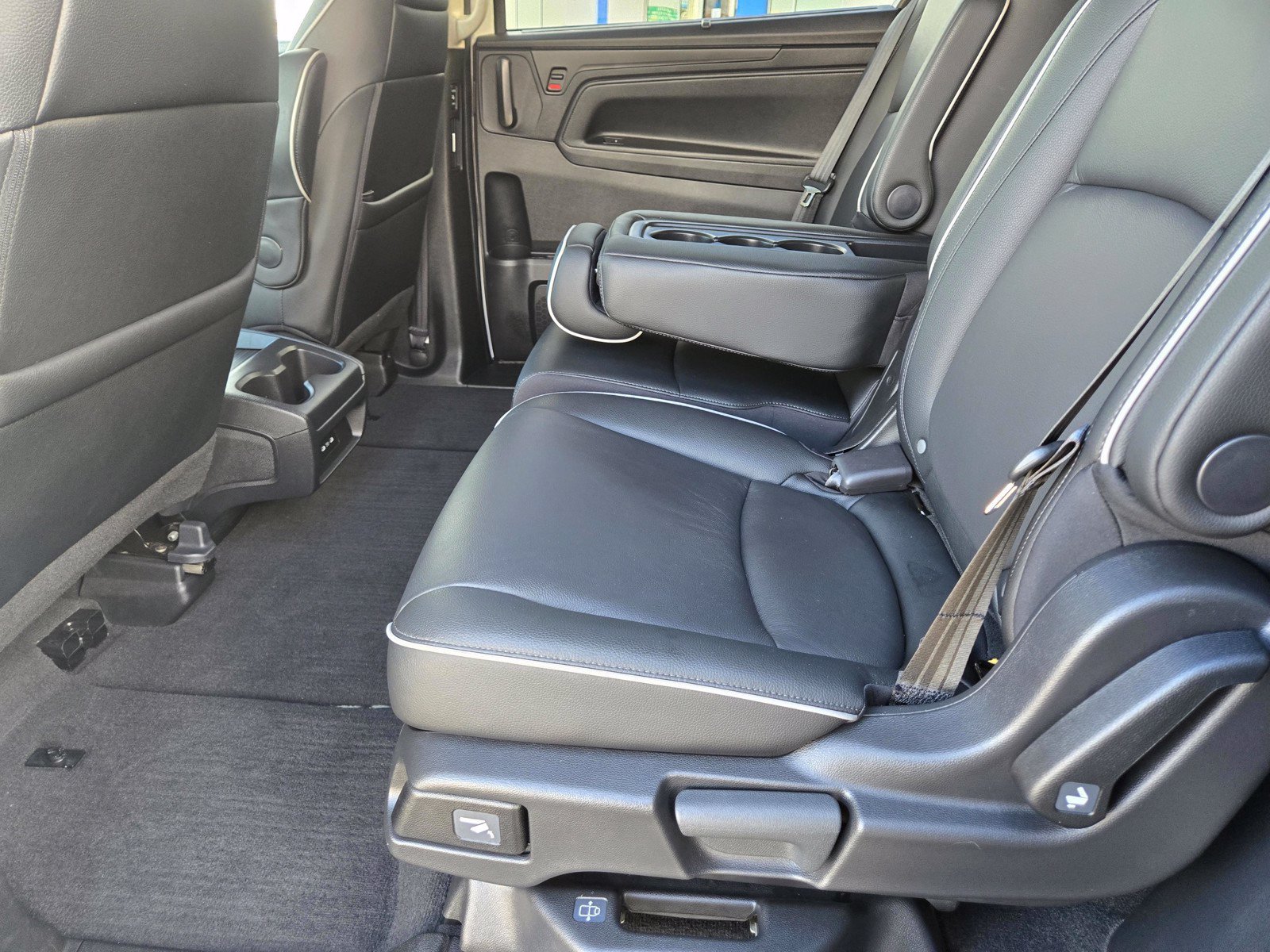 Used 2025 Honda Odyssey Touring image 16