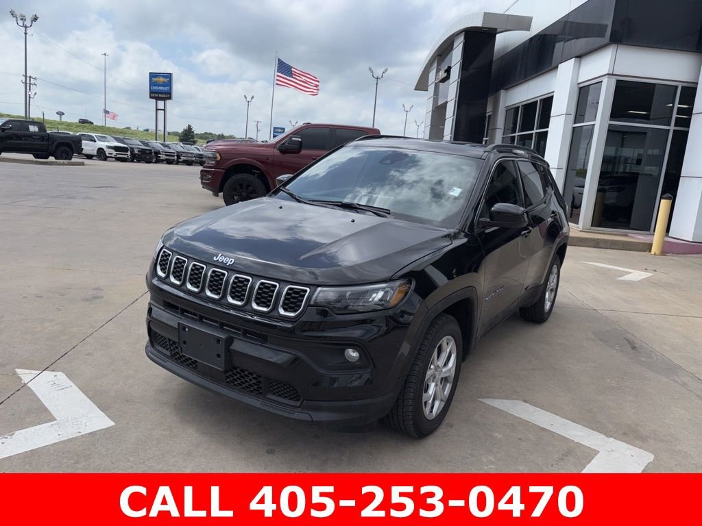 Used 2024 Jeep Compass Latitude AWD/4WD image 7