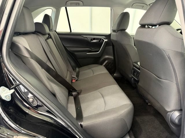 Used 2025 Toyota RAV4 XLE FWD image 23