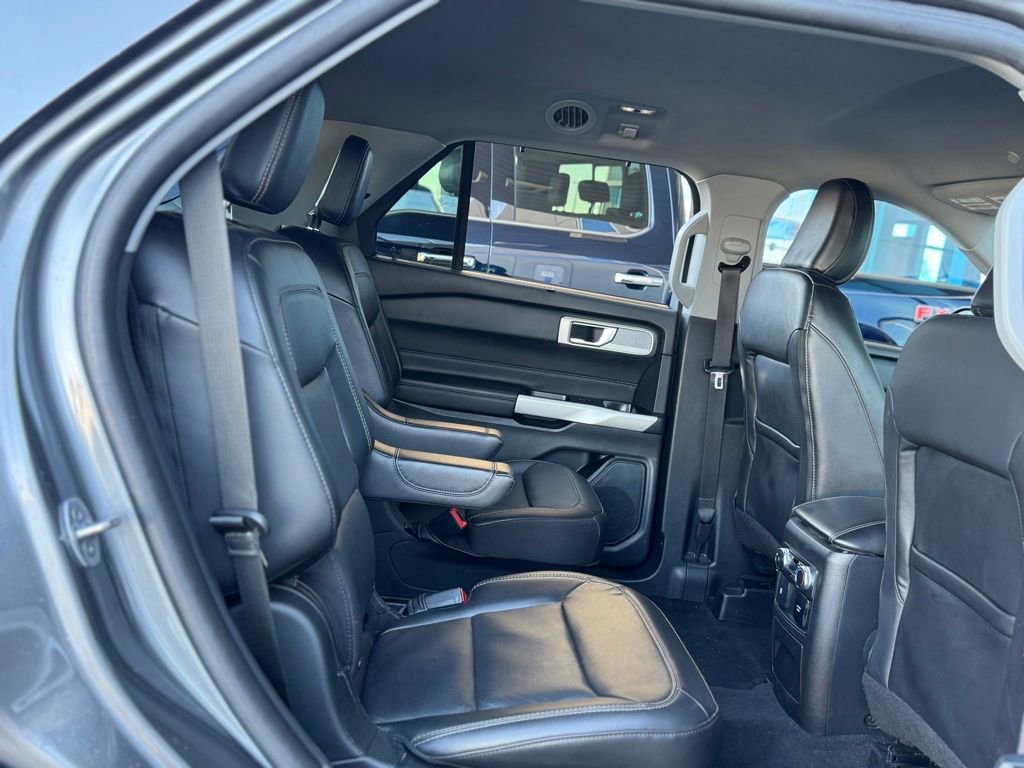 Used 2022 Ford Explorer Limited w/ Equipment Group 301A image 29