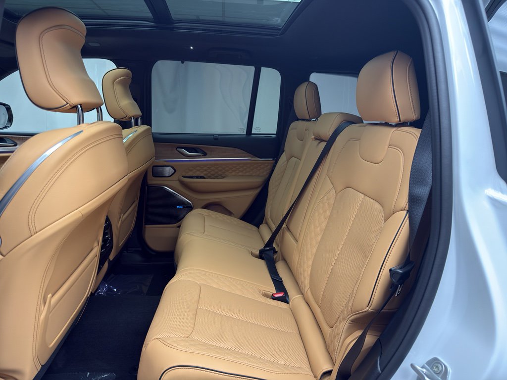 New 2026 Jeep Grand Cherokee Summit image 13