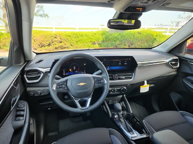 New 2026 Chevrolet TrailBlazer LT w/ Convenience Package FWD image 19