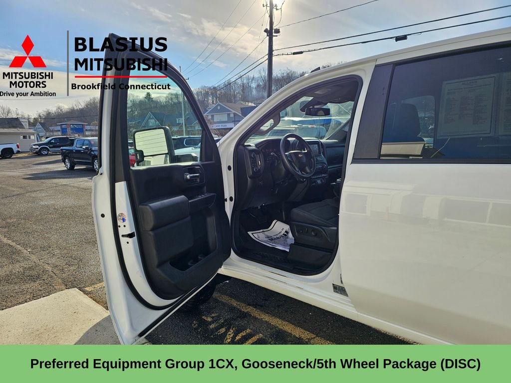 Used 2024 Chevrolet Silverado 2500 Custom w/ Custom Value Package image 9