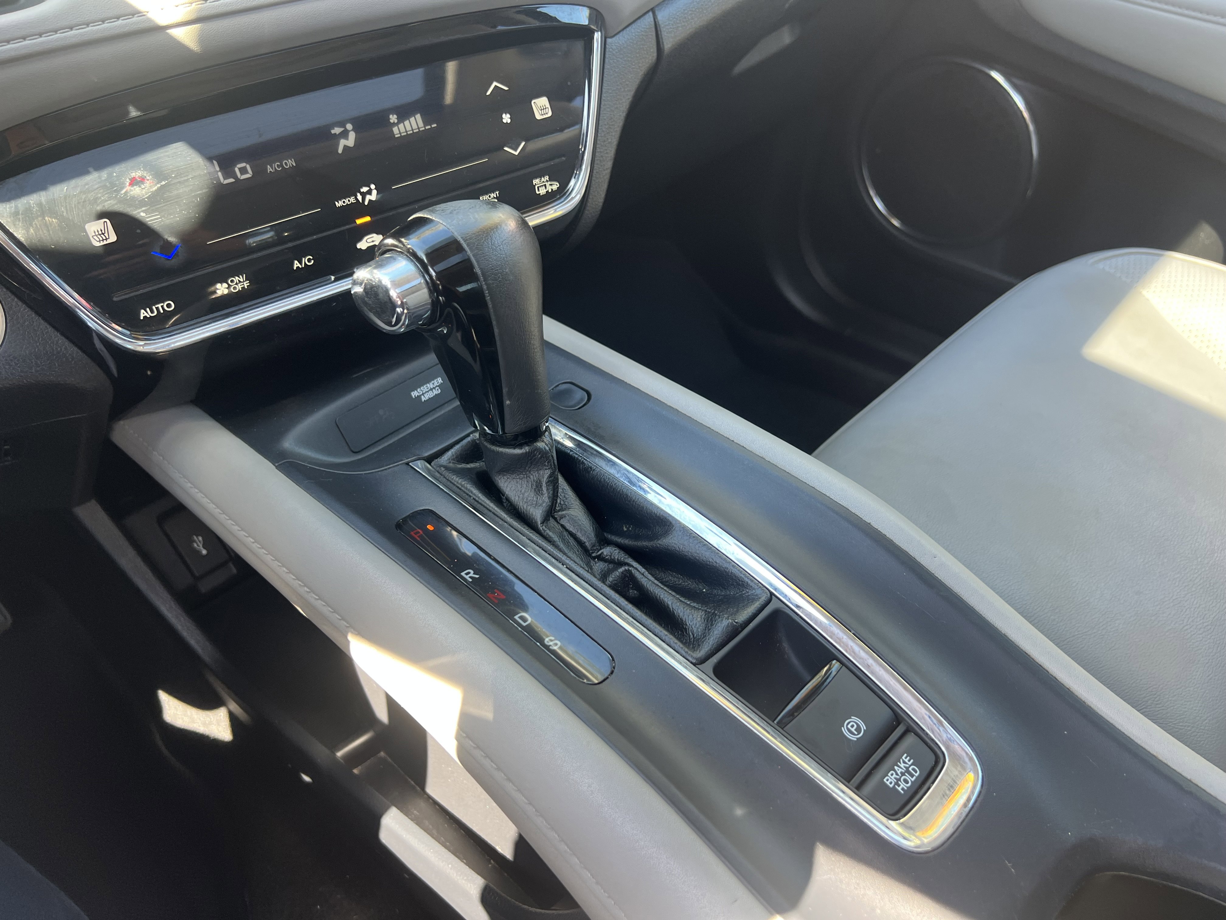 Used 2017 Honda HR-V EX-L image 24