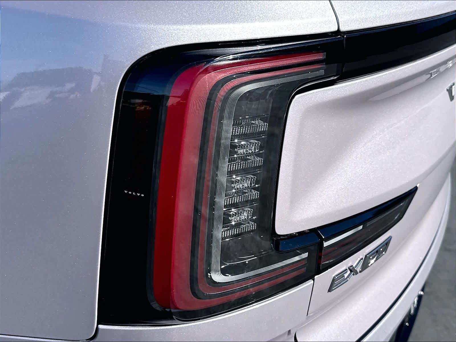 Used 2026 Volvo EX90 Plus RWD image 34