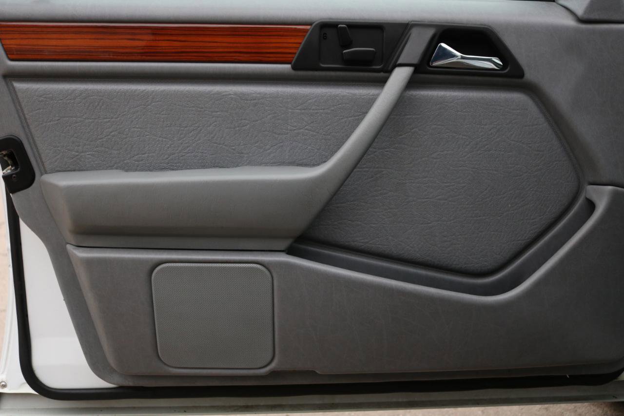 Used 1993 Mercedes-Benz 300 E 2.8 image 18