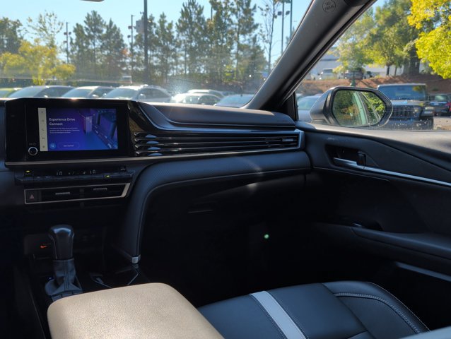 Used 2025 Toyota Camry SE FWD image 24