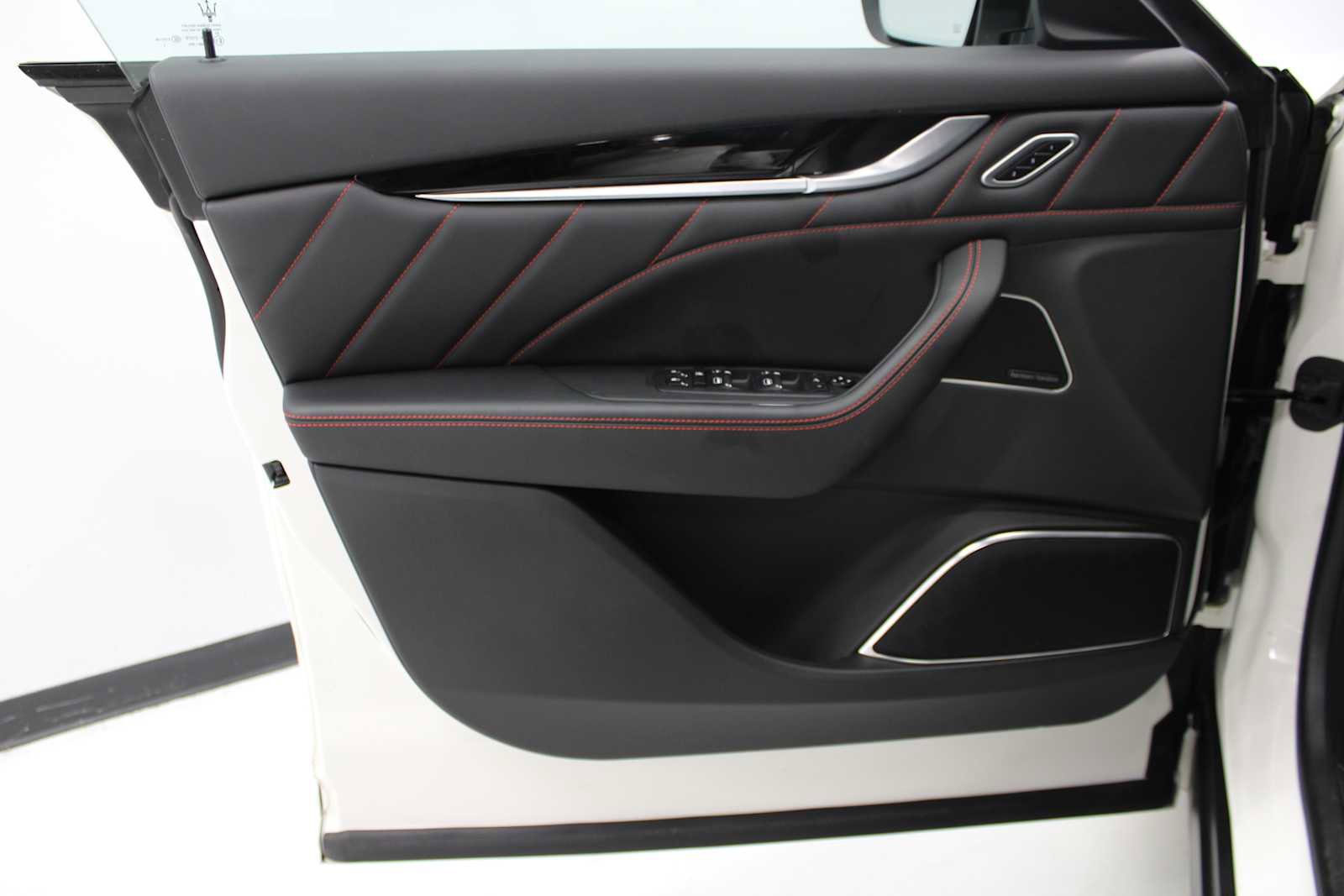 Used 2022 Maserati Levante GT image 14