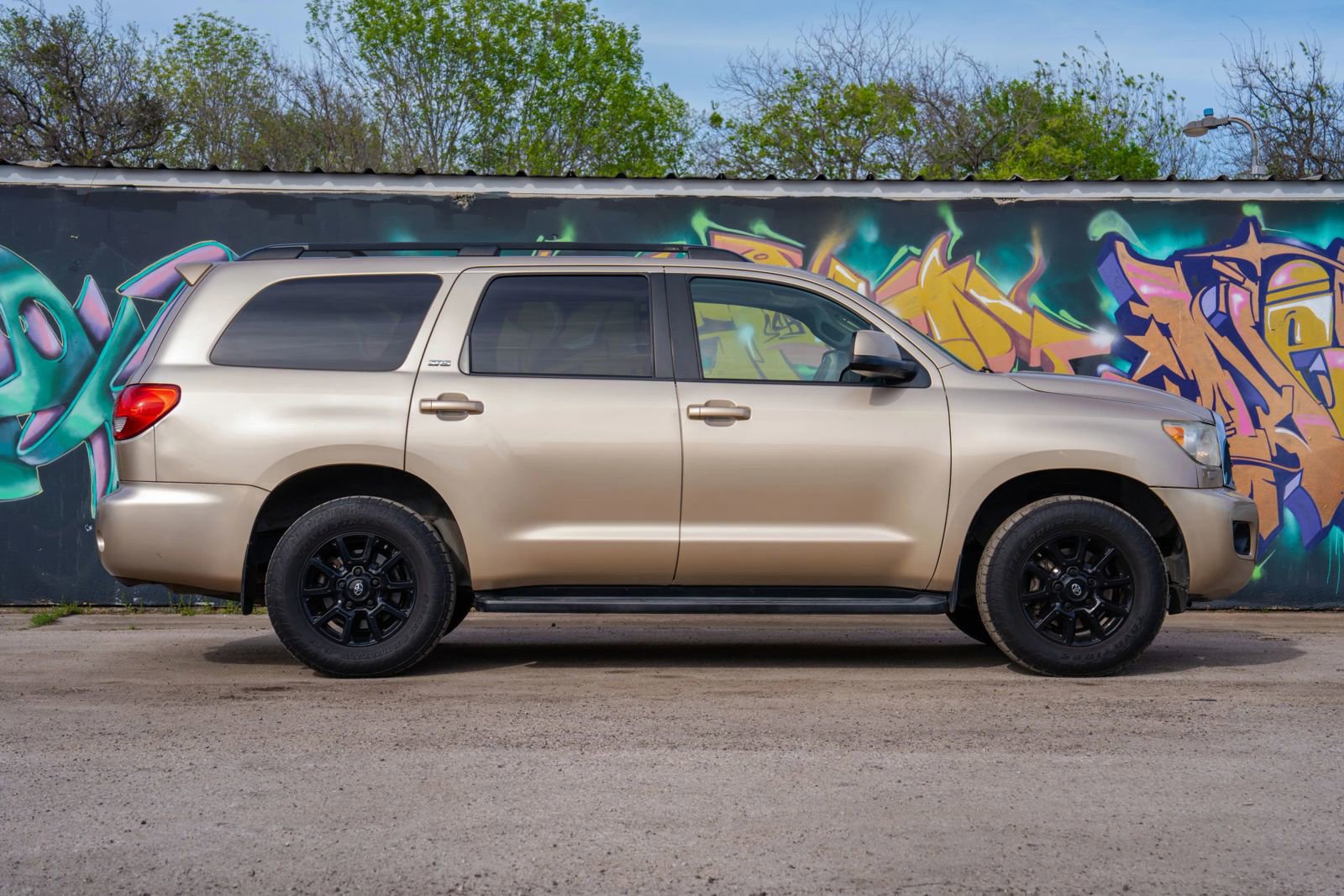 Used 2014 Toyota Sequoia SR5 RWD image 31