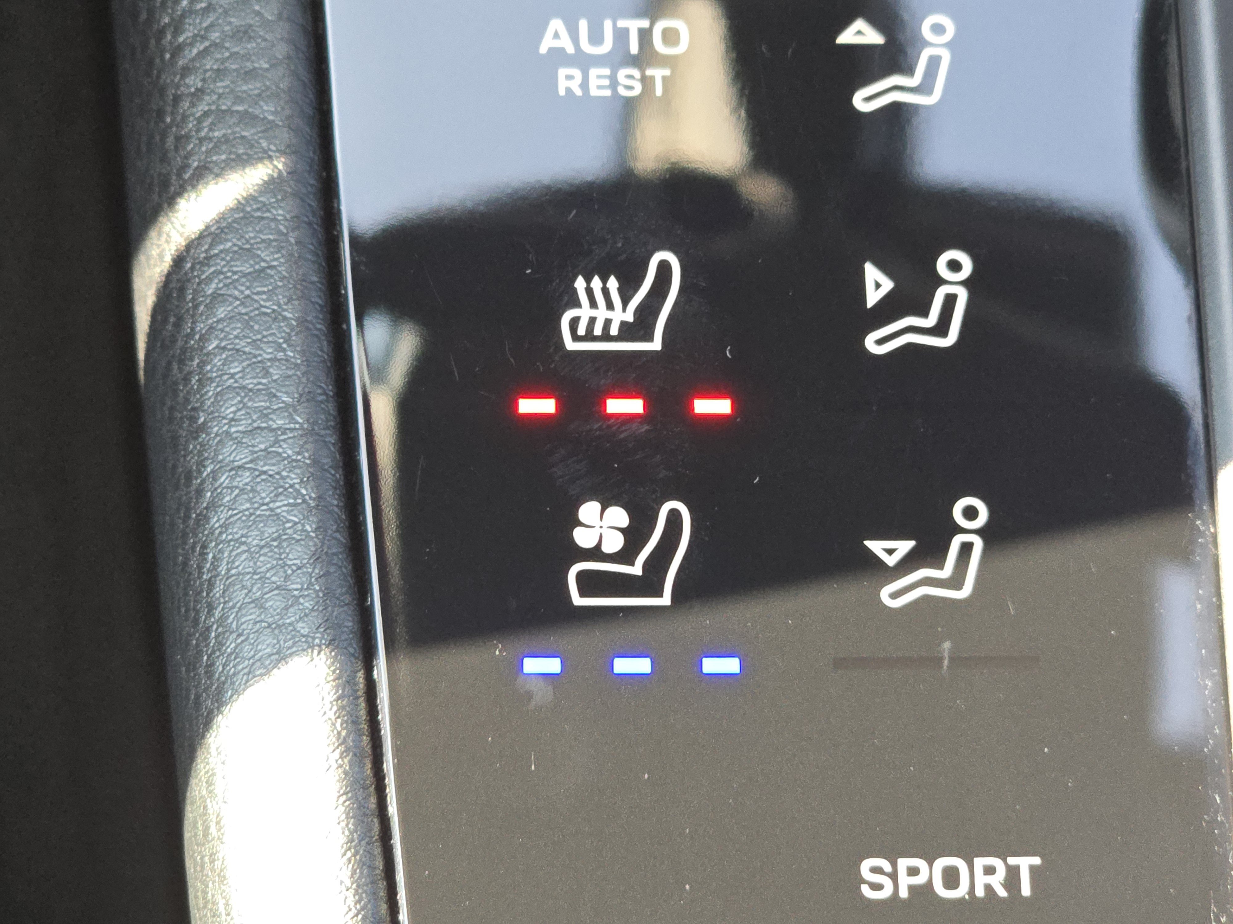 Certified 2023 Porsche Macan AWD/4WD image 8
