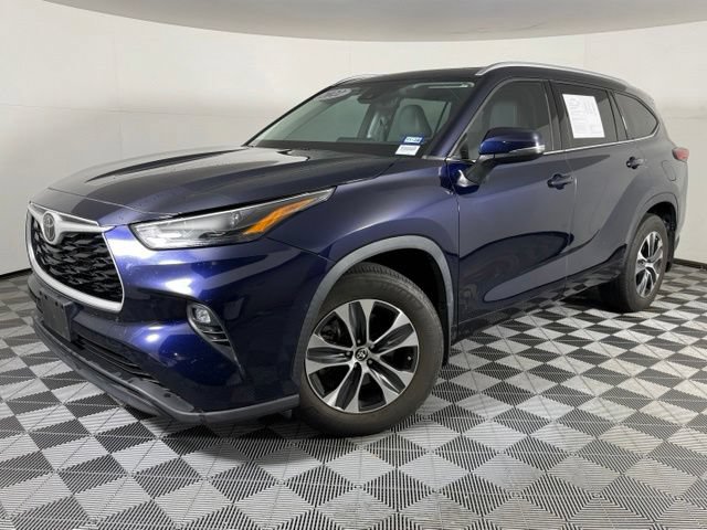 Used 2022 Toyota Highlander XLE