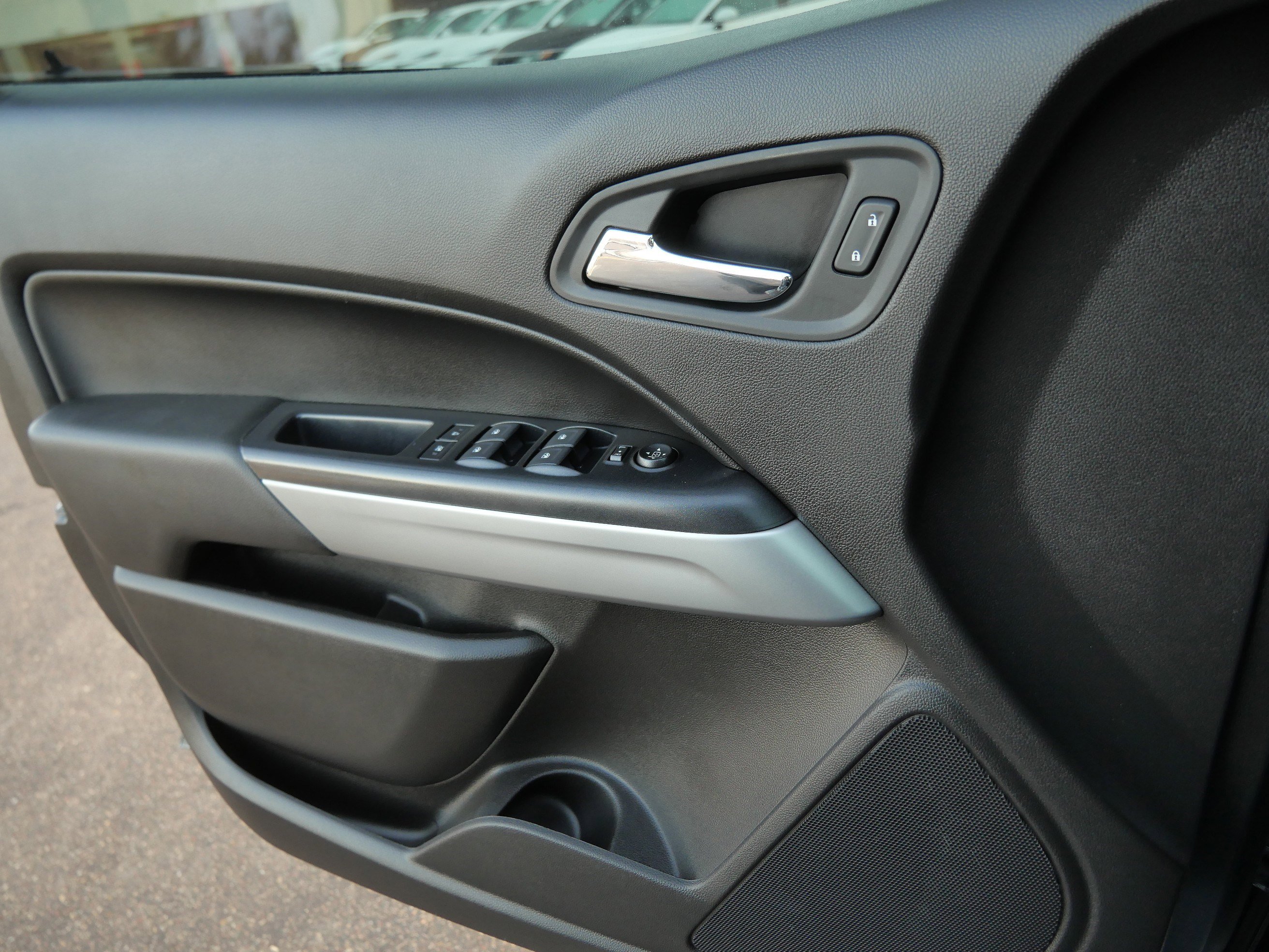 Used 2021 Chevrolet Colorado ZR2 w/ ZR2 Dusk Special Edition image 33