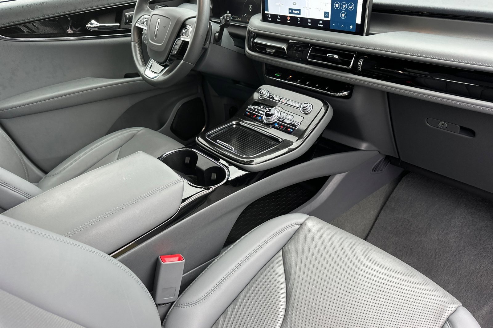 Used 2023 Lincoln Nautilus Reserve w/ Equipment Group 201A image 17