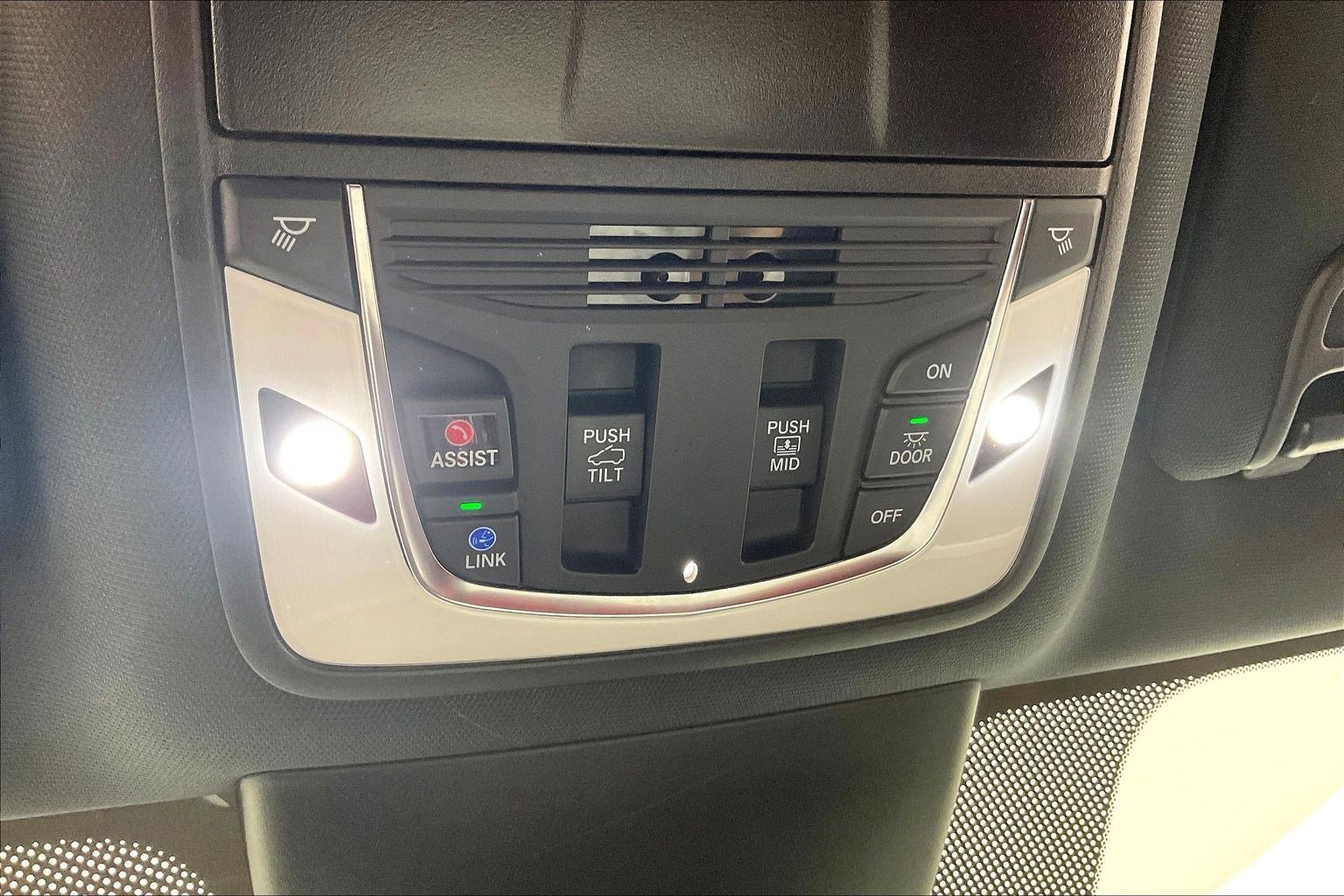 Used 2023 Acura MDX A-Spec image 38