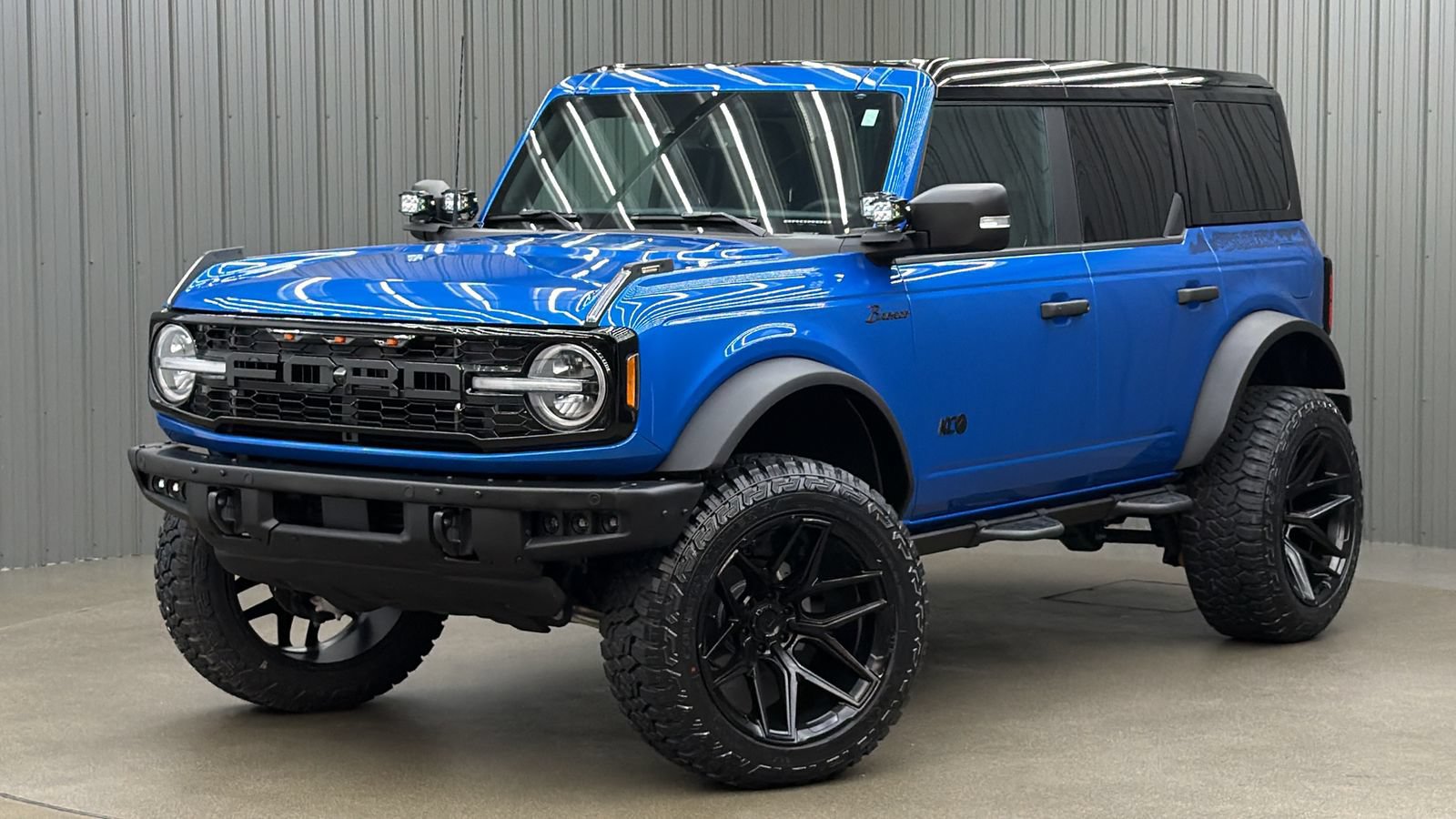 Used 2025 Ford Bronco Badlands AWD/4WD image 1