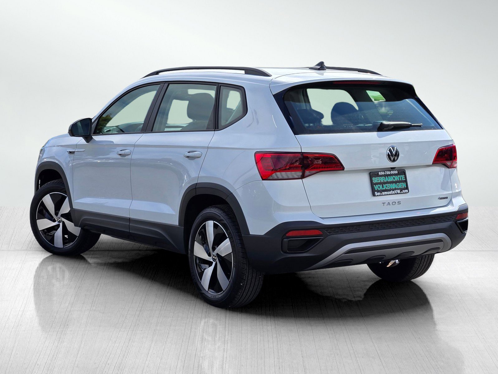 Used 2024 Volkswagen Taos S AWD/4WD image 6