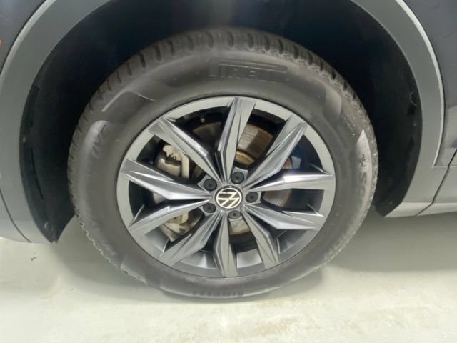 Used 2022 Volkswagen Tiguan SE AWD/4WD image 5