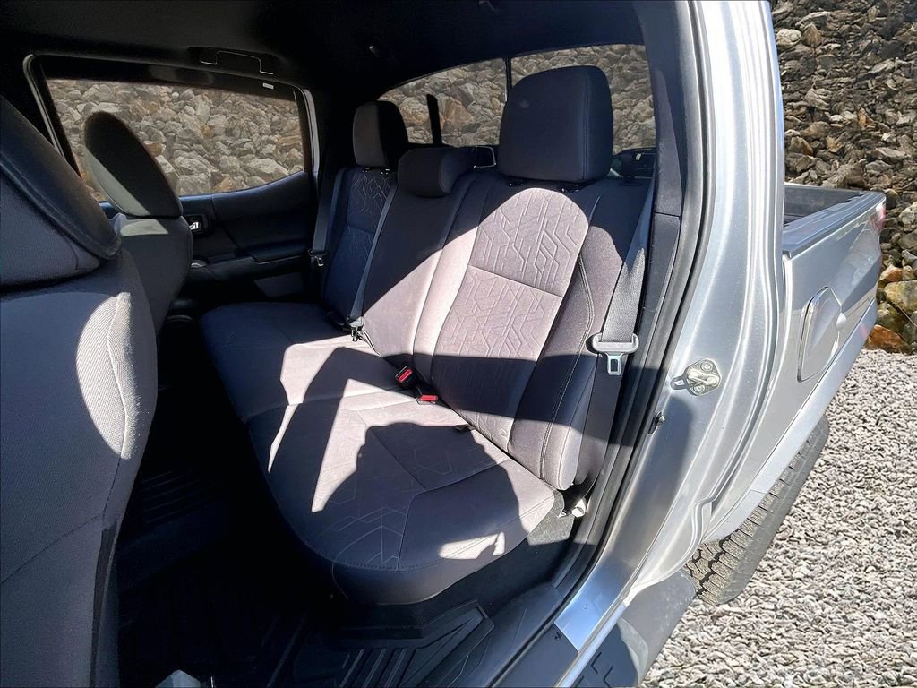 Used 2017 Toyota Tacoma TRD Sport w/ Premium & Technology Package image 24