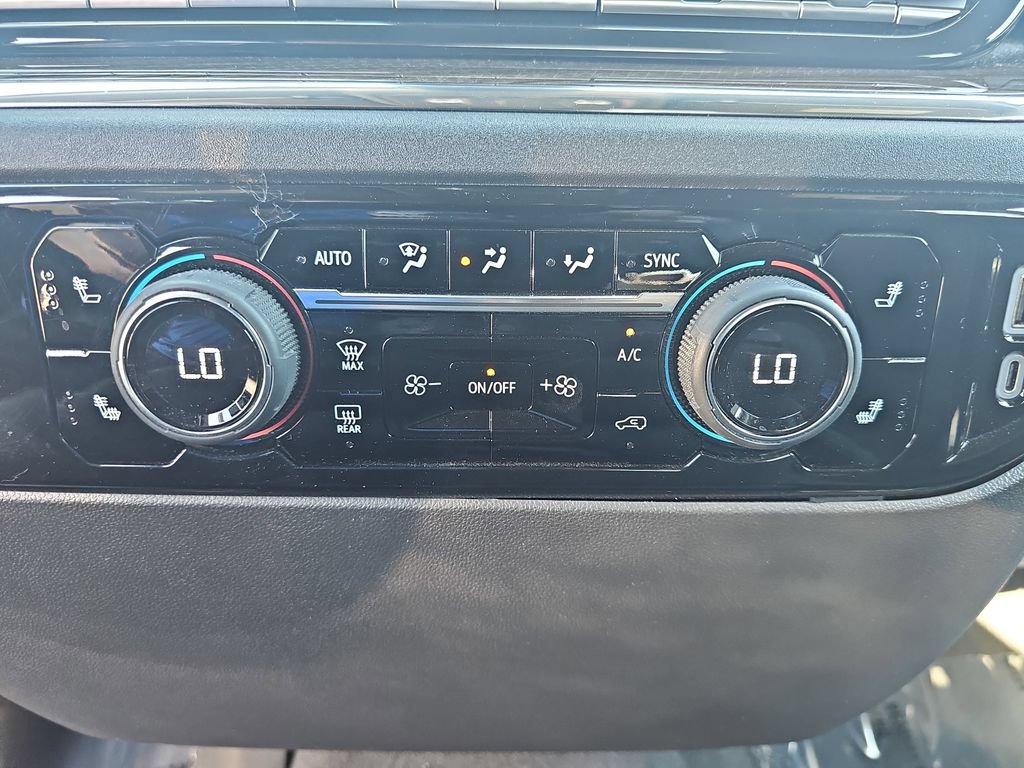 Used 2024 Chevrolet Silverado 1500 LT AWD/4WD image 25