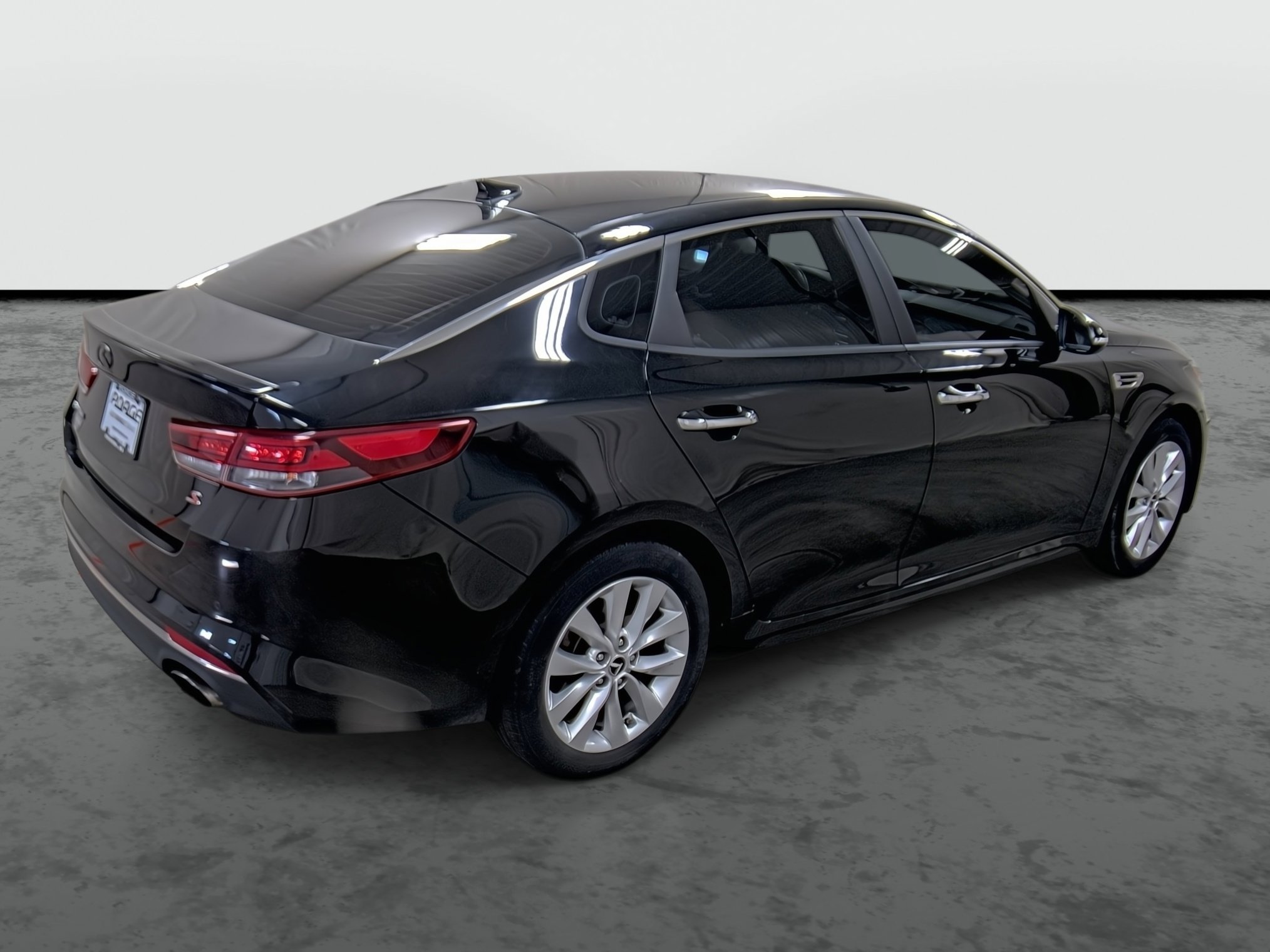 Used 2018 Kia Optima S image 4