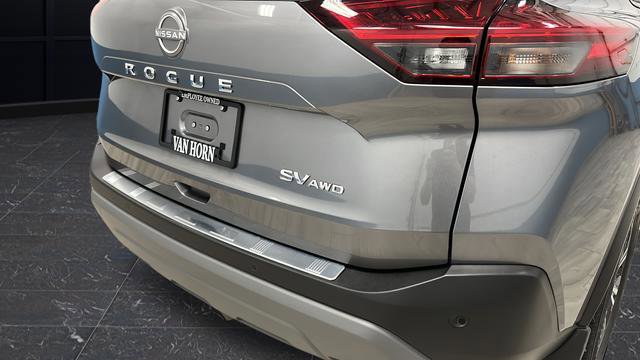 Used 2023 Nissan Rogue SV image 31