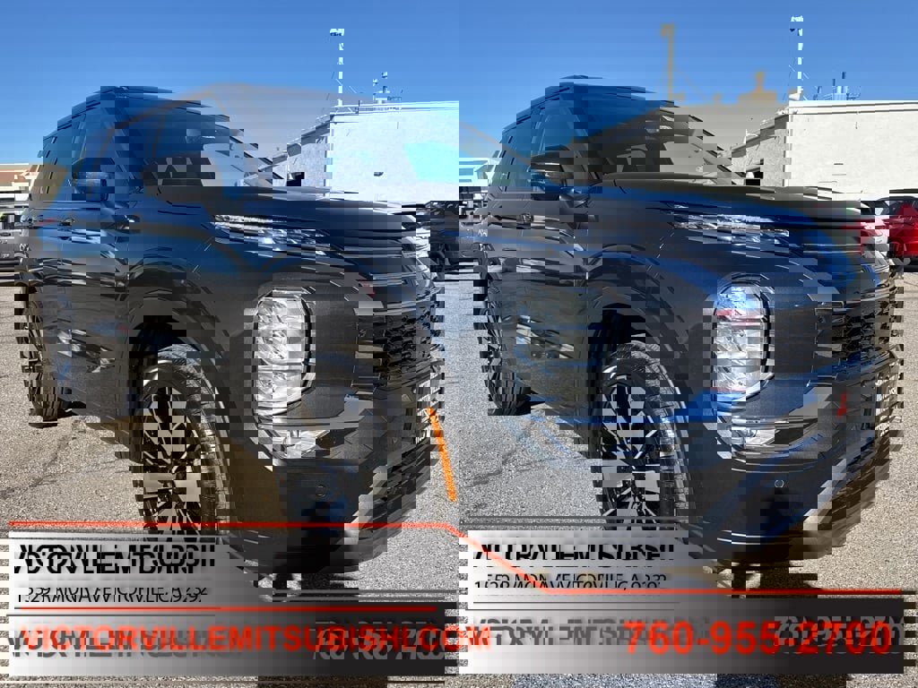 New 2025 Mitsubishi Outlander SE image 1