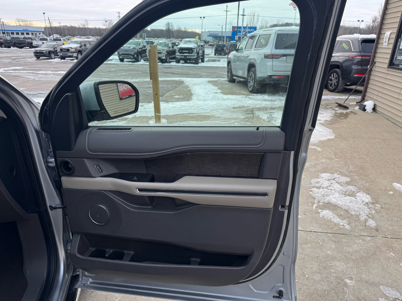 Used 2020 Ford Expedition Limited w/ Equipment Group 302A image 16