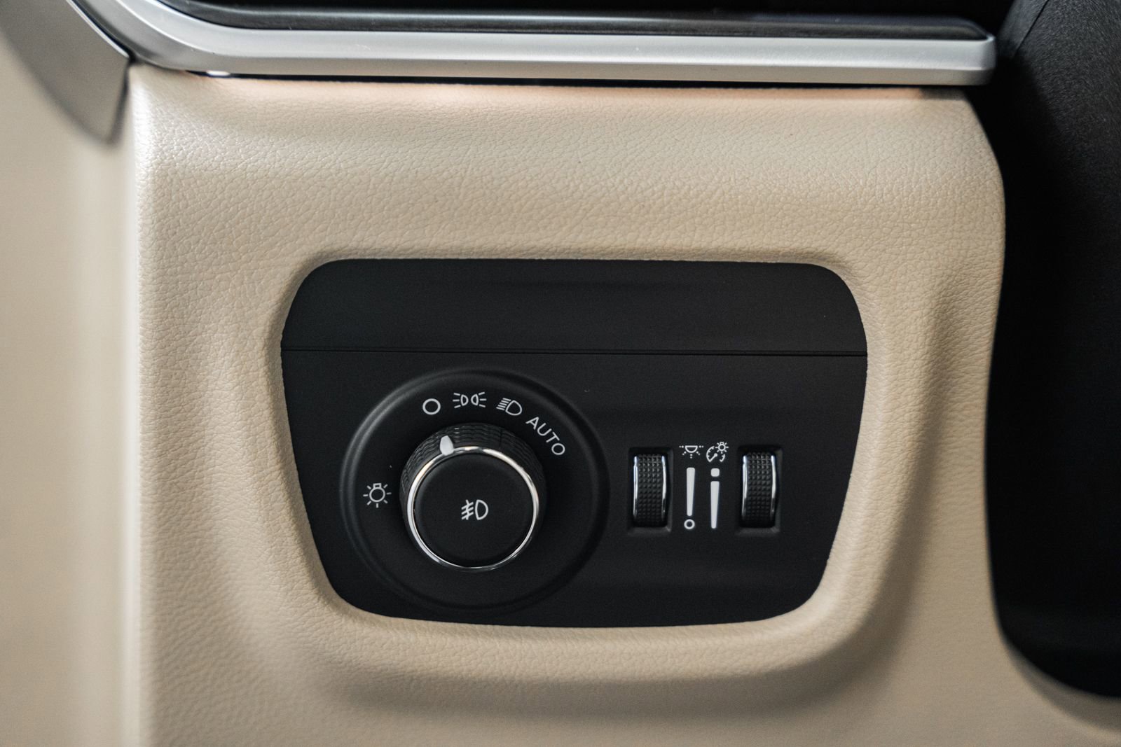 Used 2024 Jeep Grand Cherokee L Limited image 50