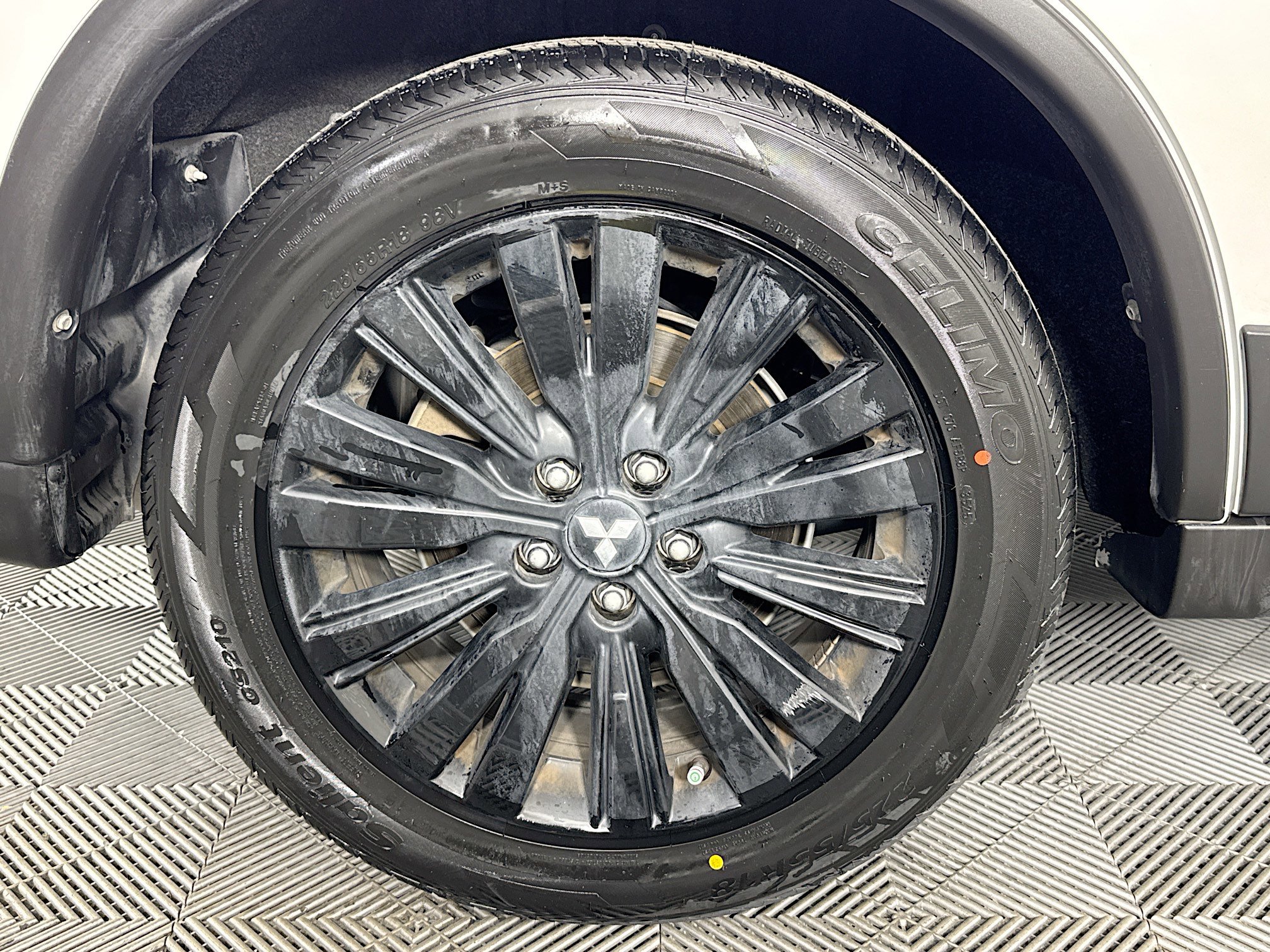 Used 2020 Mitsubishi Outlander LE image 32