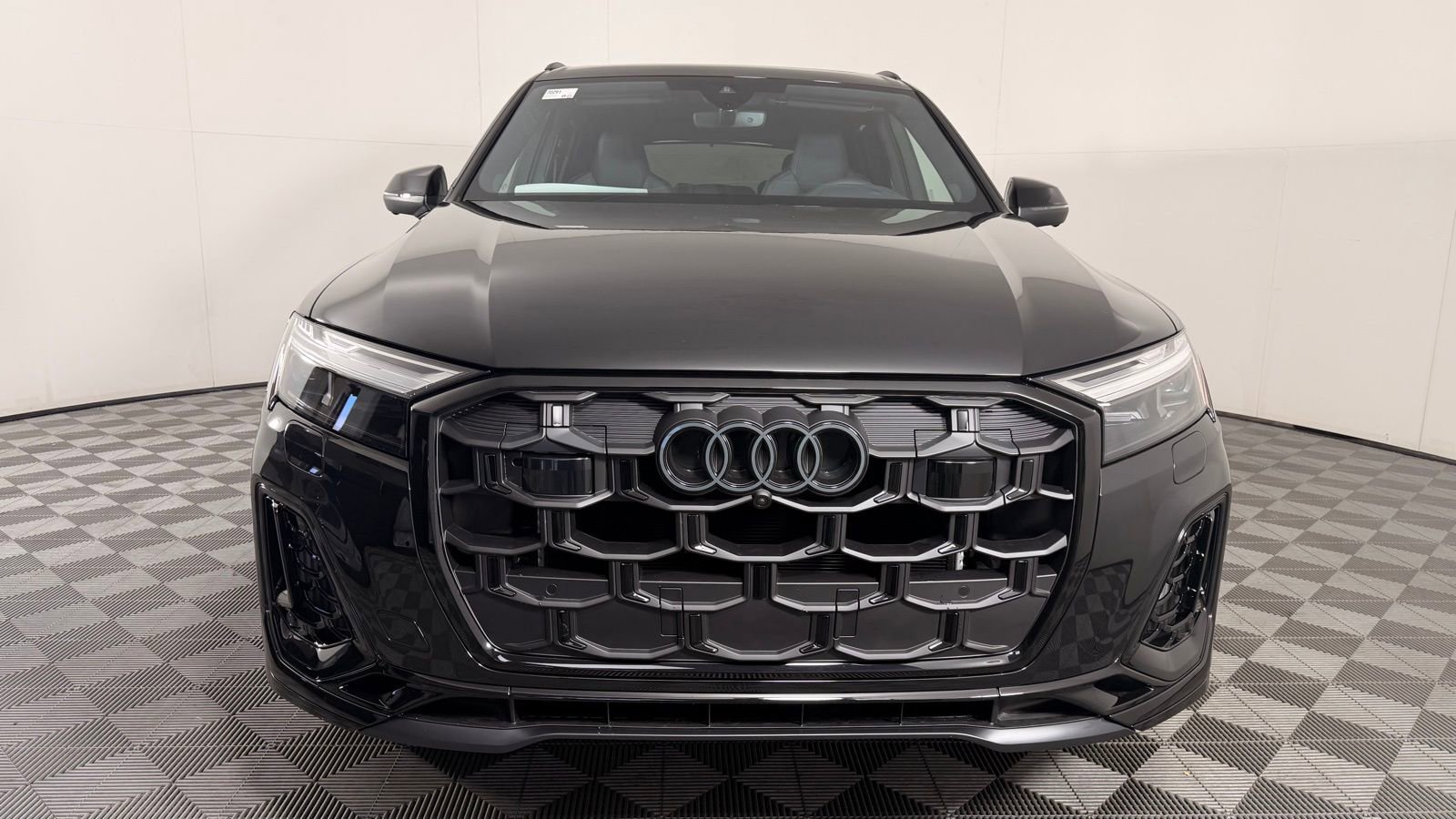 New 2026 Audi SQ7 Premium Plus AWD/4WD image 2