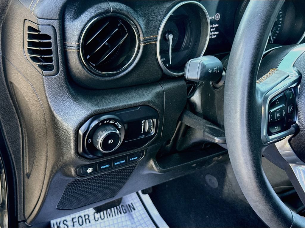 Certified 2023 Jeep Wrangler Unlimited Sahara AWD/4WD image 11