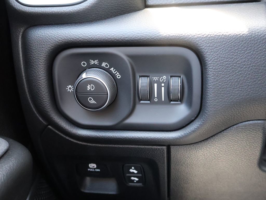 New 2026 RAM 1500 Big Horn AWD/4WD image 30