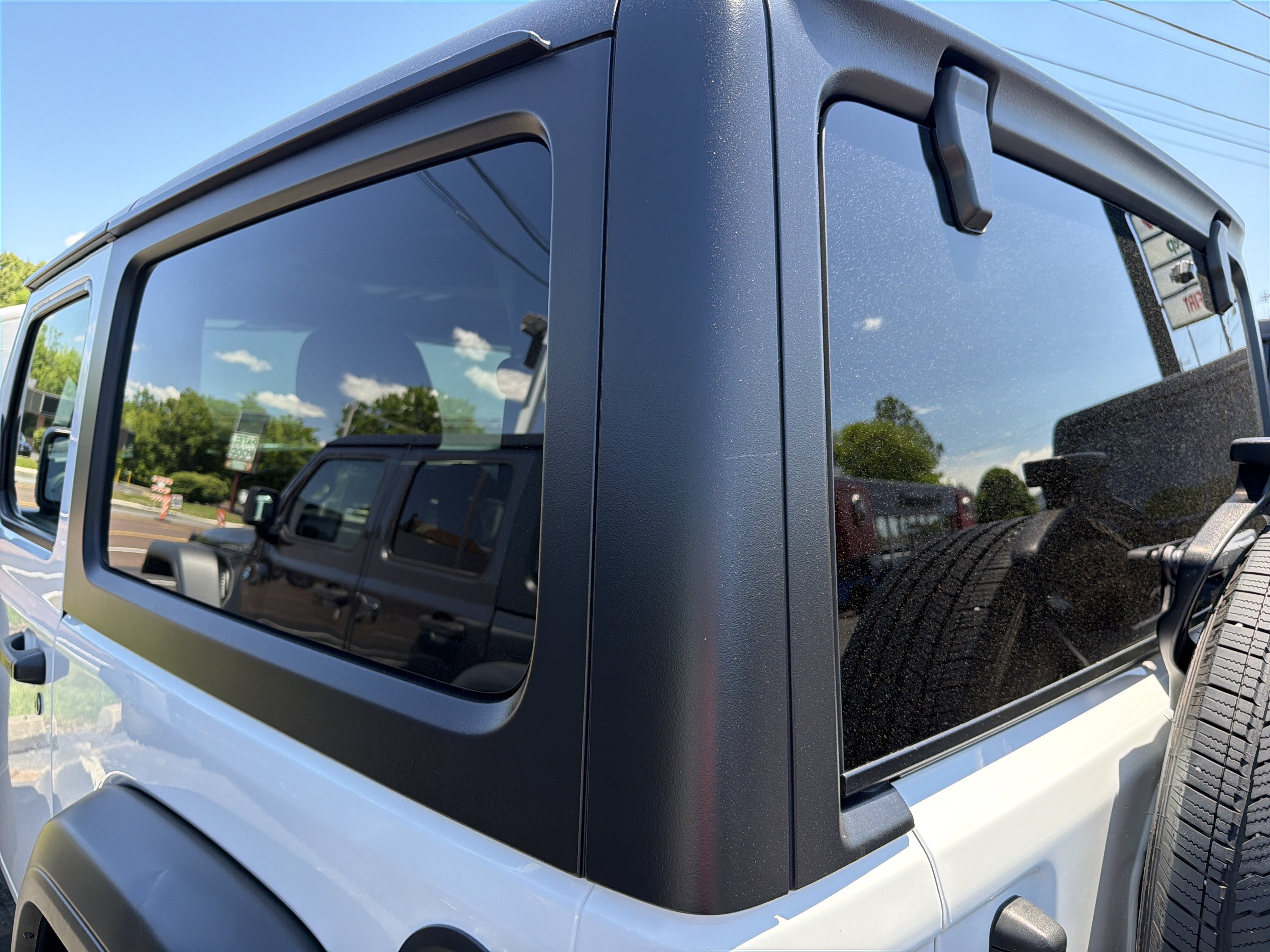 Used 2022 Jeep Wrangler Sport AWD/4WD image 10