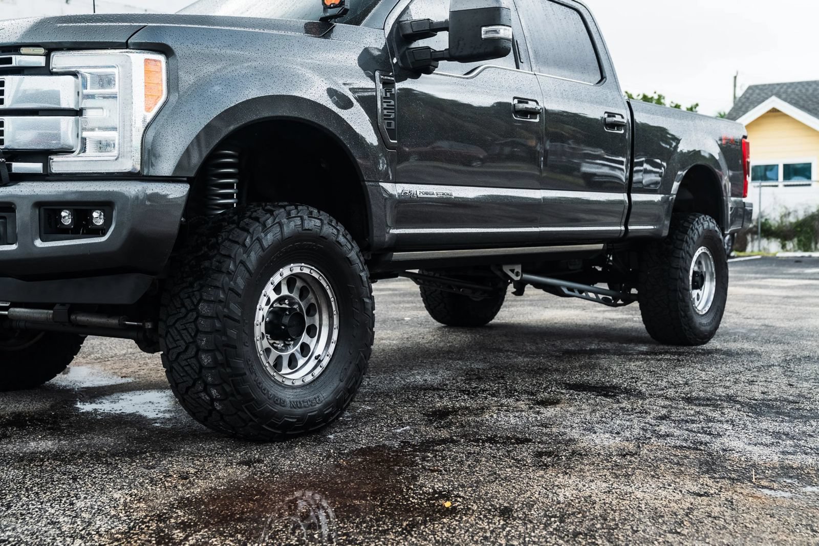 Used 2017 Ford F250 Platinum w/ Platinum Ultimate Package AWD/4WD image 11