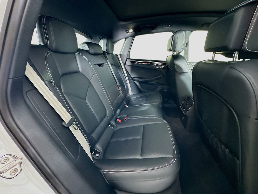 New 2025 Porsche Macan image 29