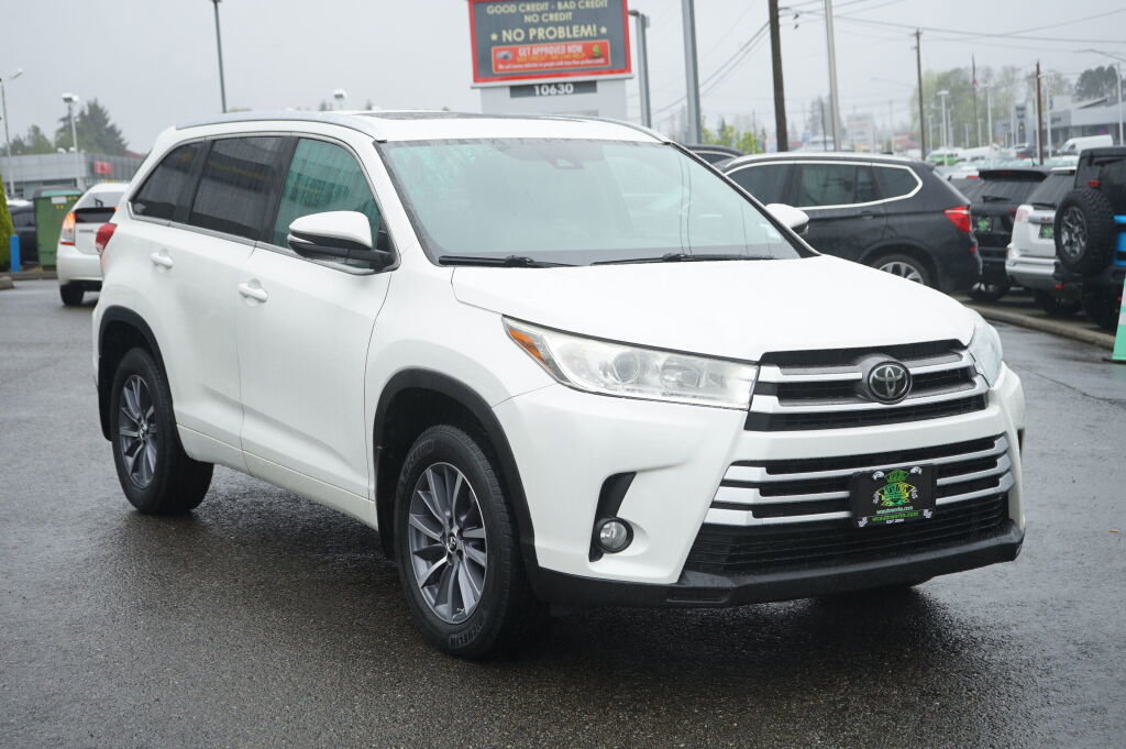 Used 2017 Toyota Highlander XLE image 7