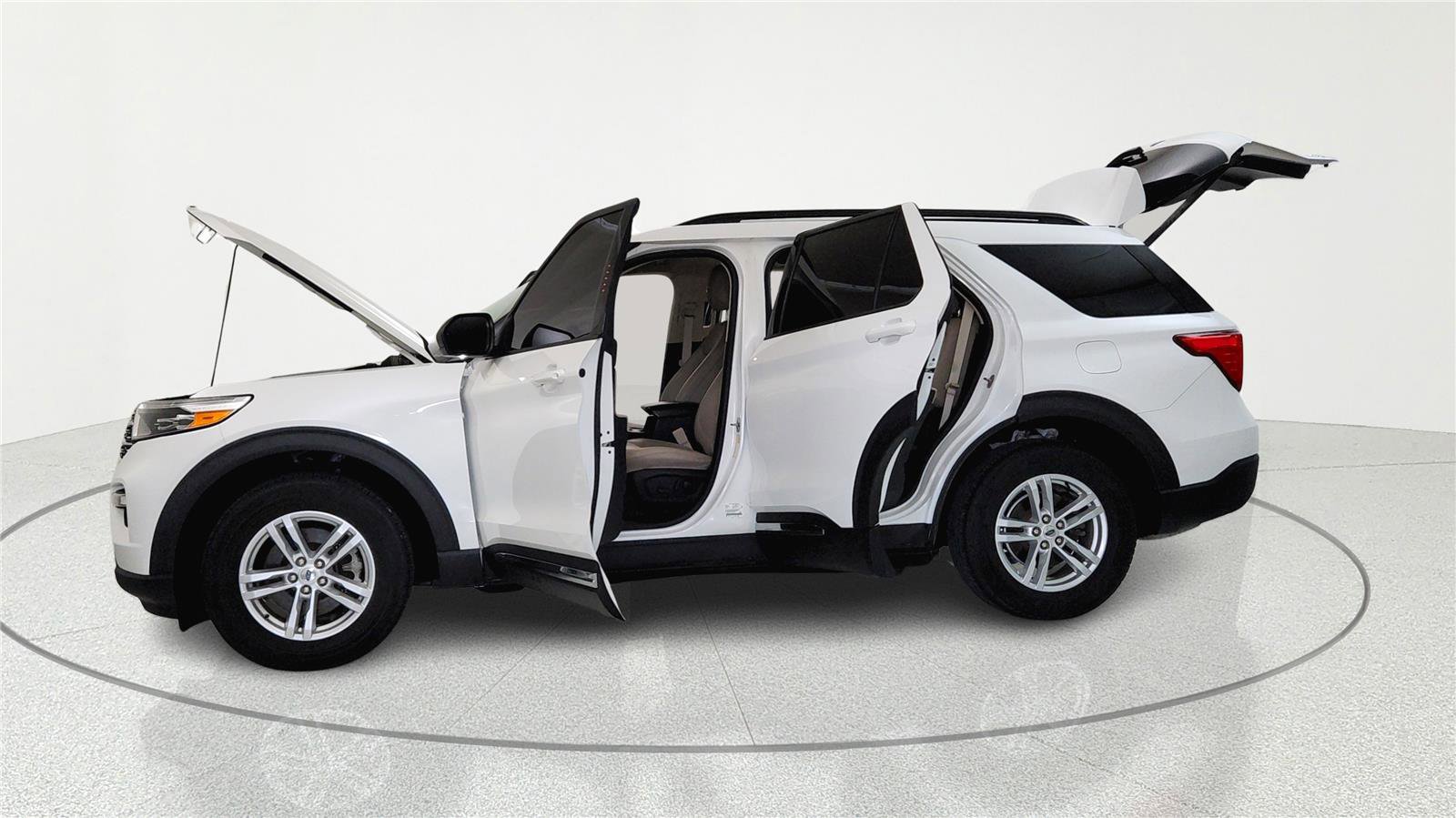 Used 2021 Ford Explorer XLT w/ Equipment Group 202A image 6