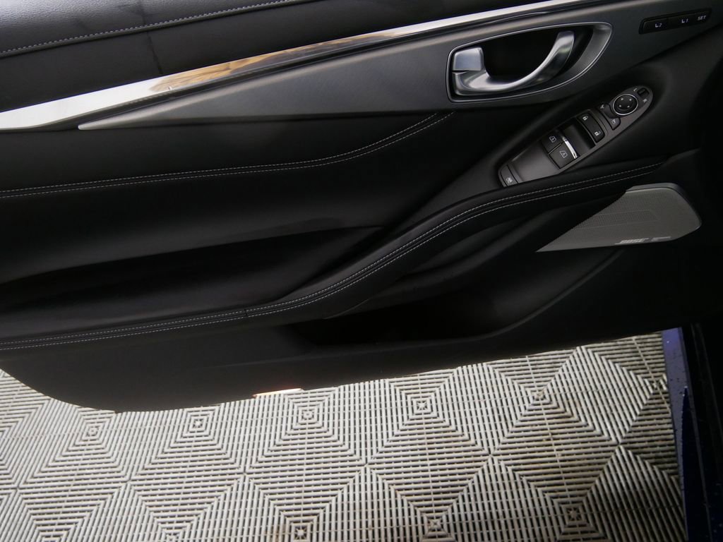 Used 2022 INFINITI Q60 3.0t Luxe w/ Essential Package image 12