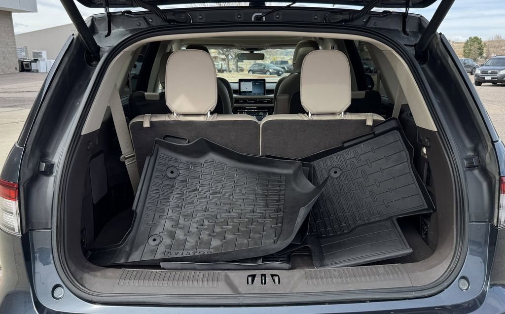 Used 2022 Lincoln Aviator Reserve w/ Equipment Group 201A image 9