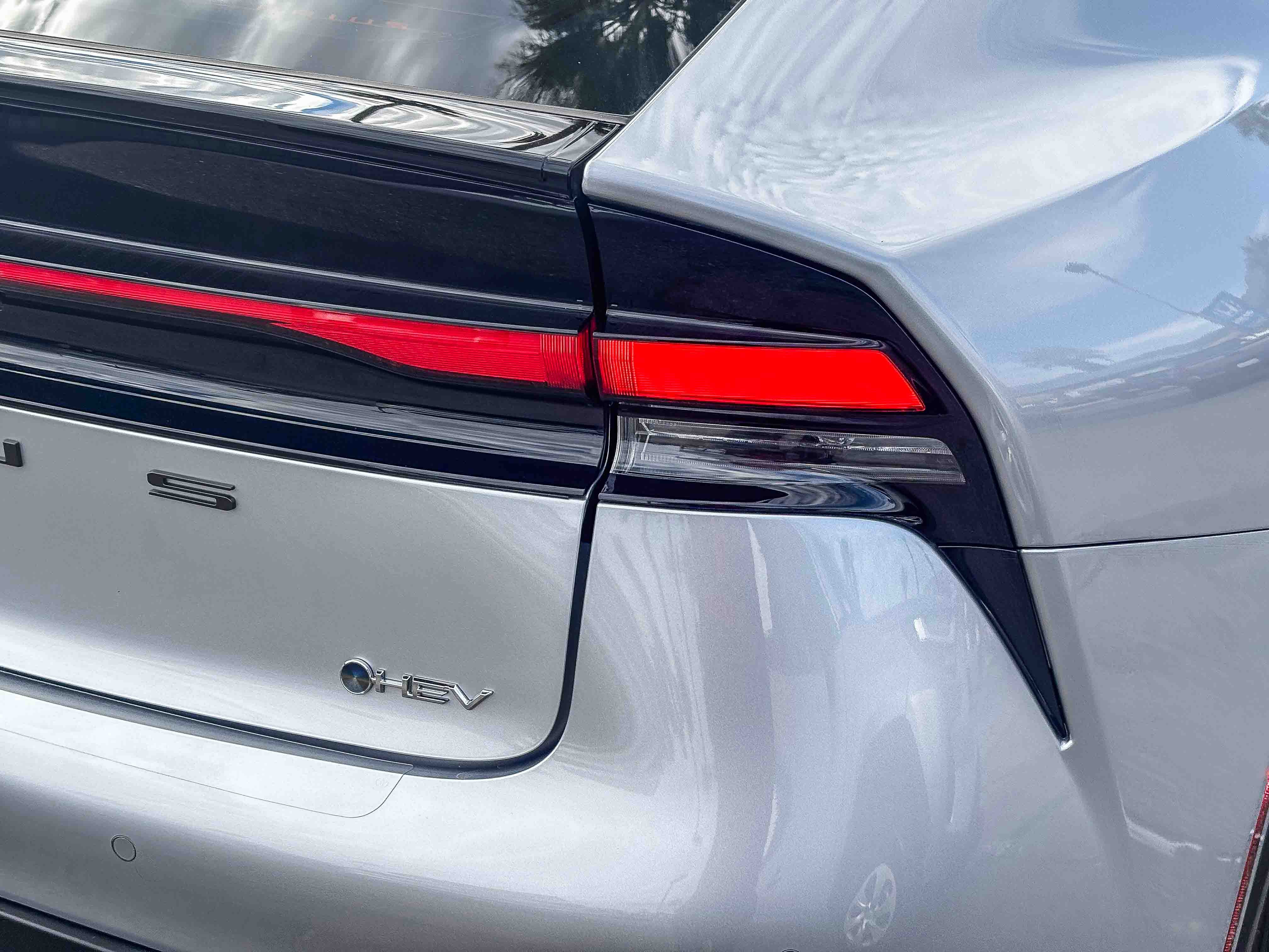 Used 2024 Toyota Prius LE image 9