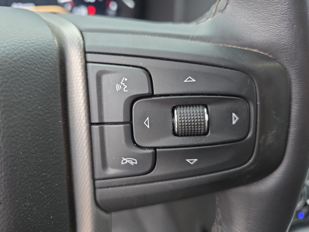 Used 2023 GMC Yukon Denali w/ Advanced Technology Package AWD/4WD image 20