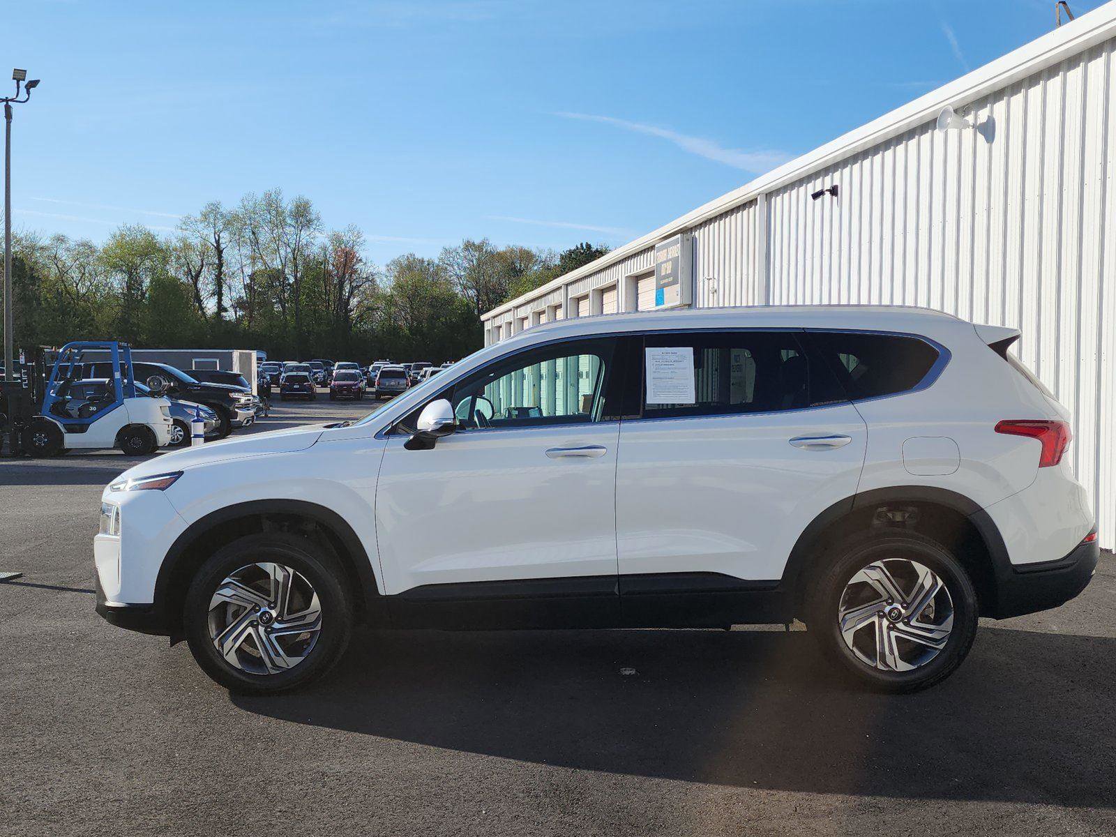 Used 2023 Hyundai Santa Fe SEL image 2