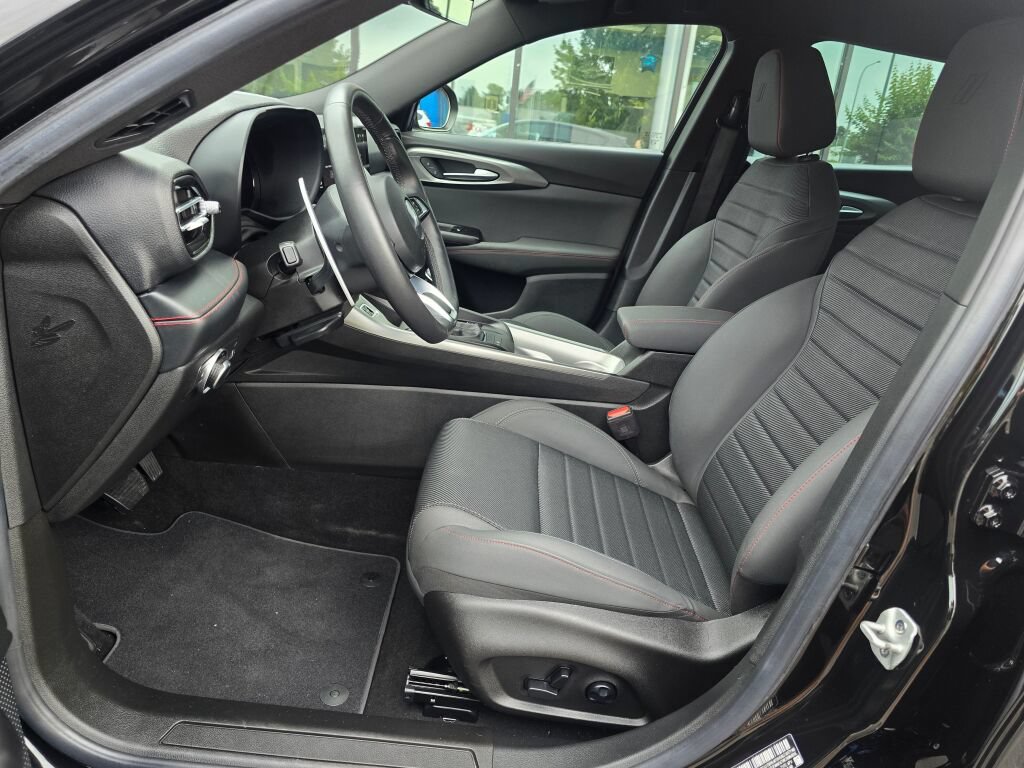 Used 2024 Dodge Hornet R/T w/ Tech Pack w/o Parking AWD/4WD image 22