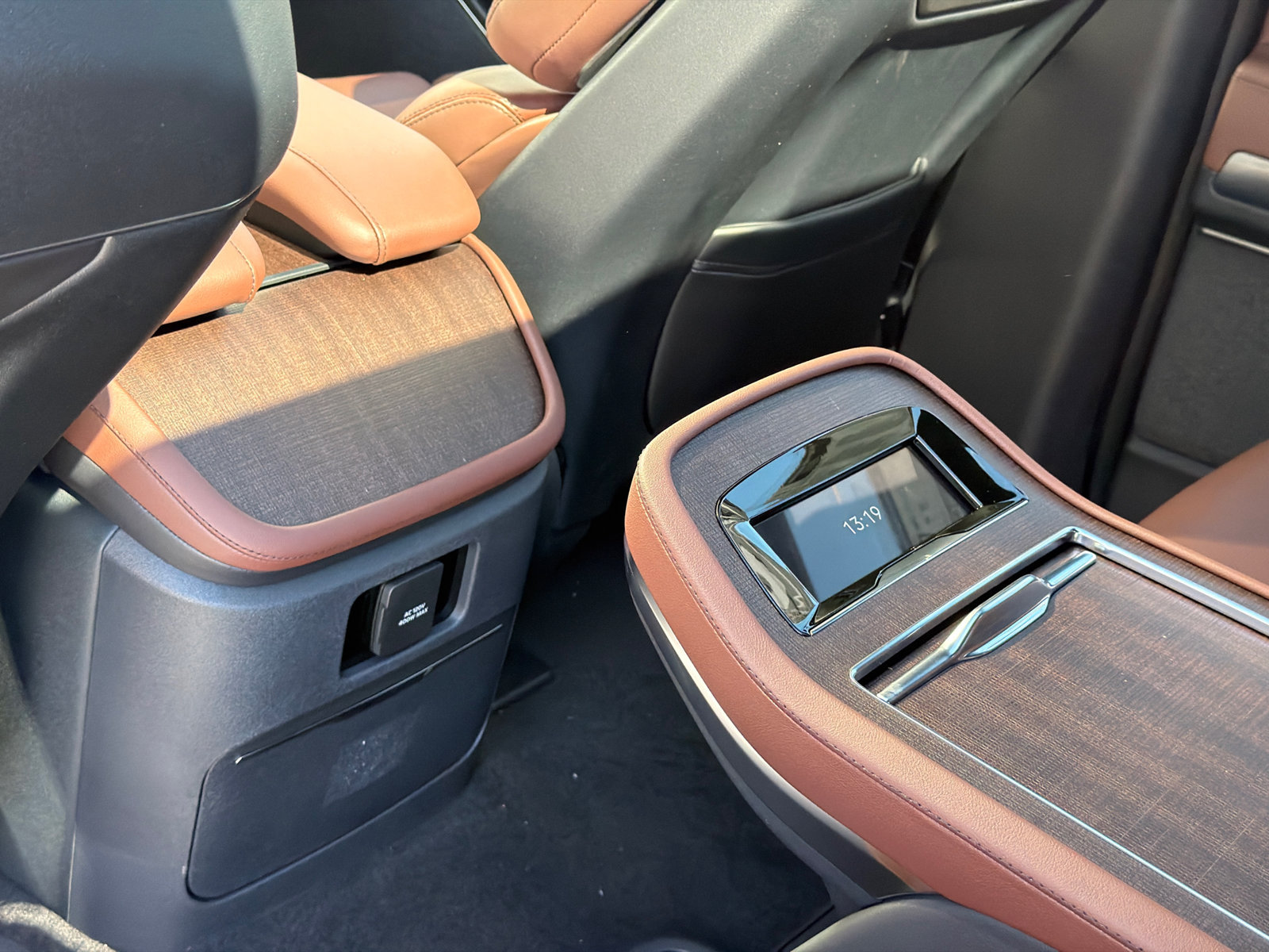 New 2027 Lincoln Navigator Reserve AWD/4WD image 24