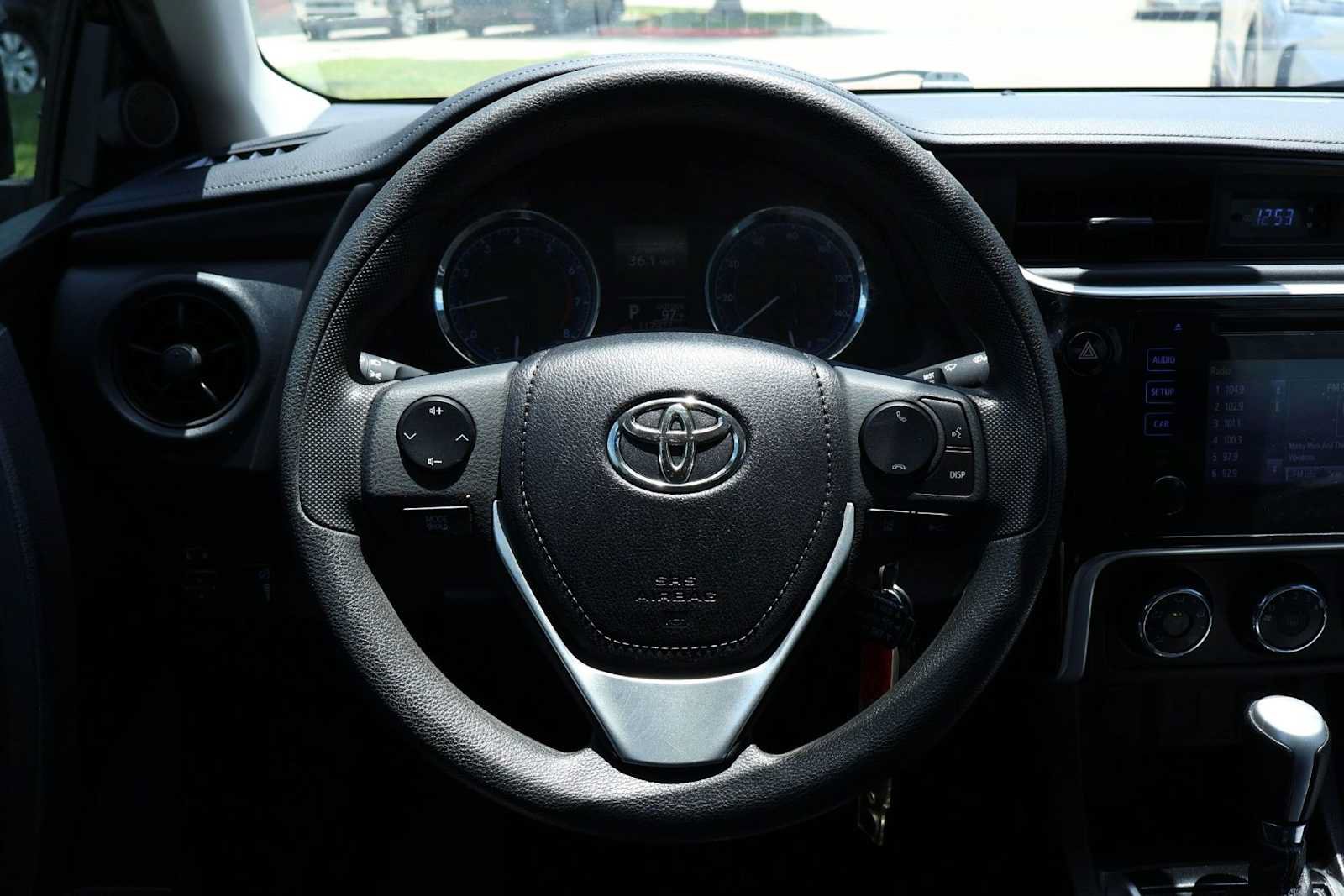 Used 2018 Toyota Corolla L FWD image 15