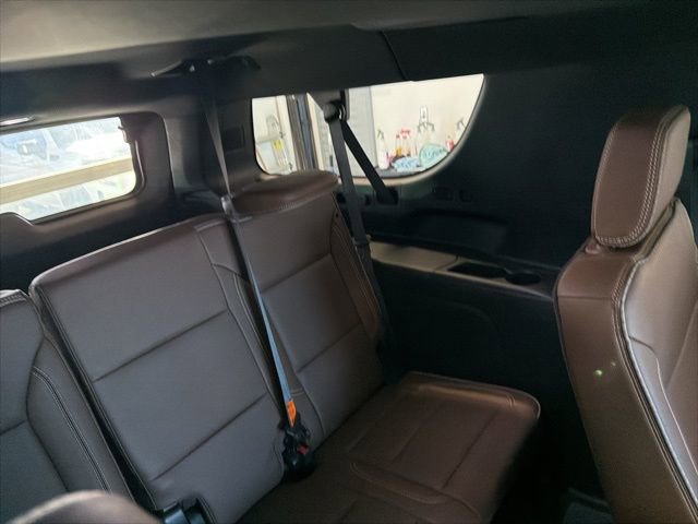 Used 2024 Chevrolet Suburban High Country w/ Advanced Technology Package image 48