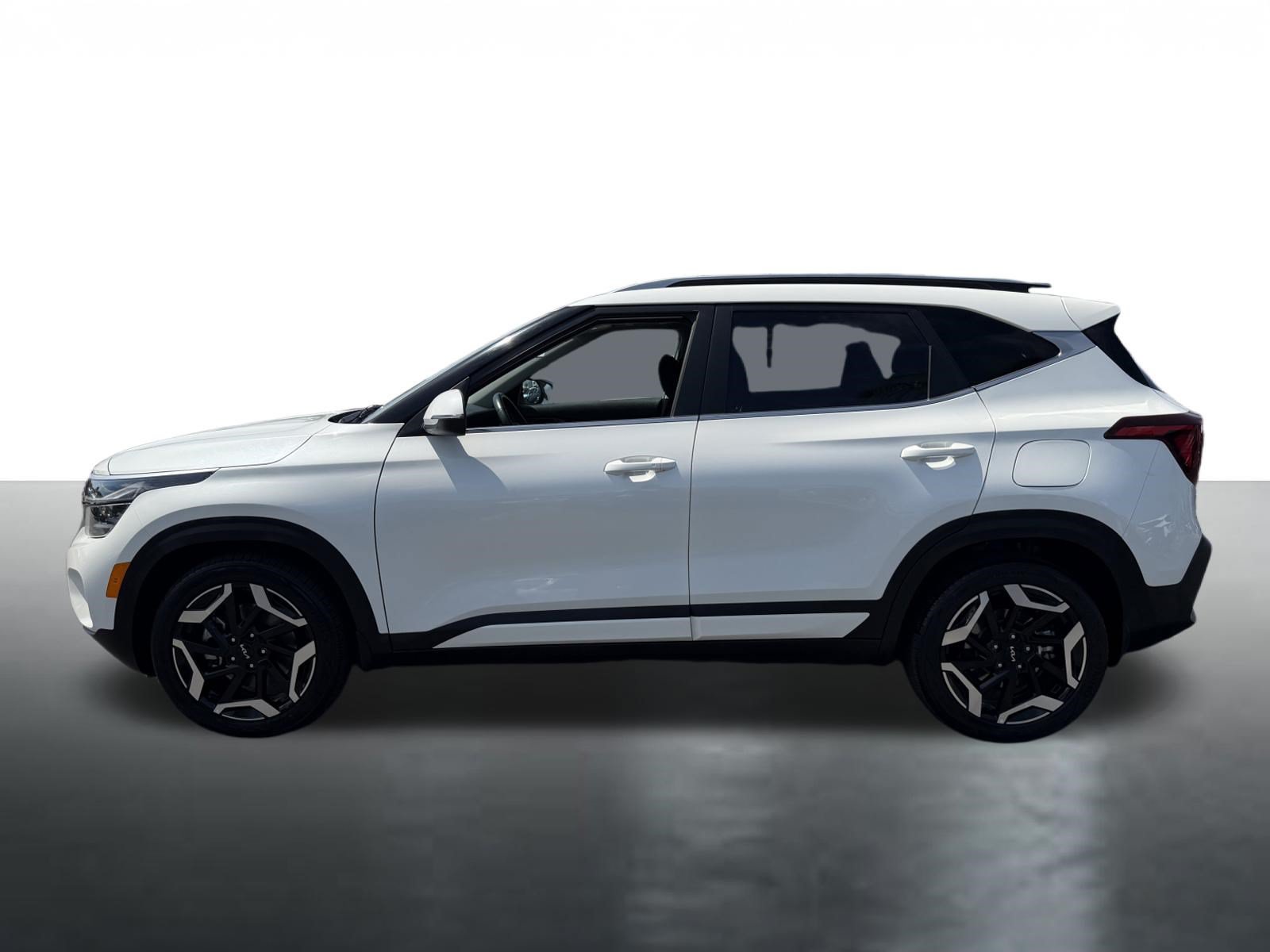 Certified 2024 Kia Seltos SX w/ SX Sunroof Package AWD/4WD image 5