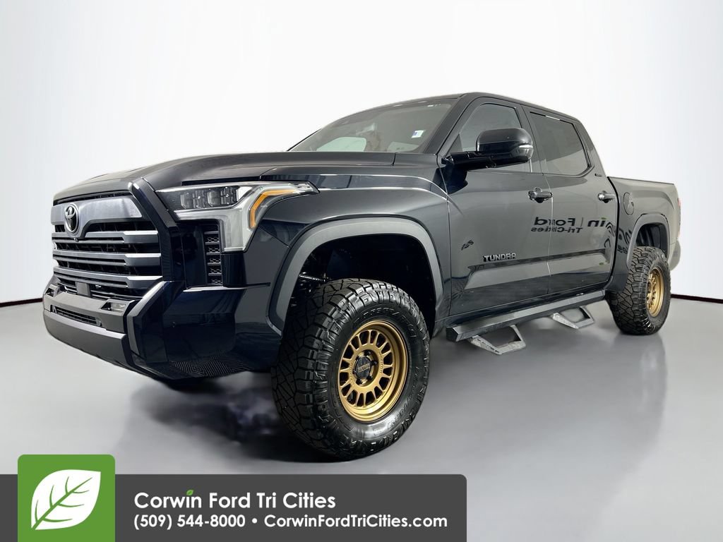 Used 2025 Toyota Tundra Limited AWD/4WD image 5
