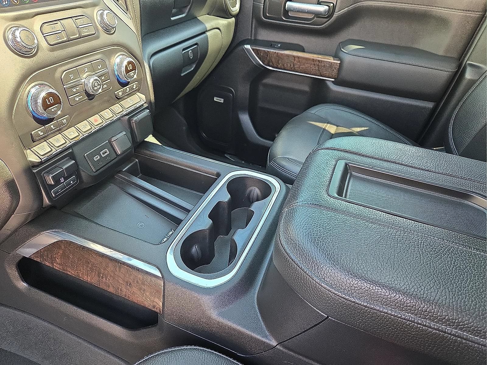 Used 2020 GMC Sierra 2500 Denali w/ Denali Ultimate Package AWD/4WD image 10