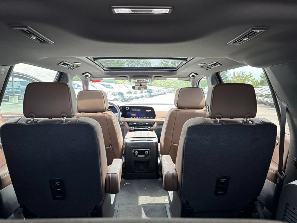 New 2026 Chevrolet Suburban High Country w/ Sun And Tow Package AWD/4WD image 28